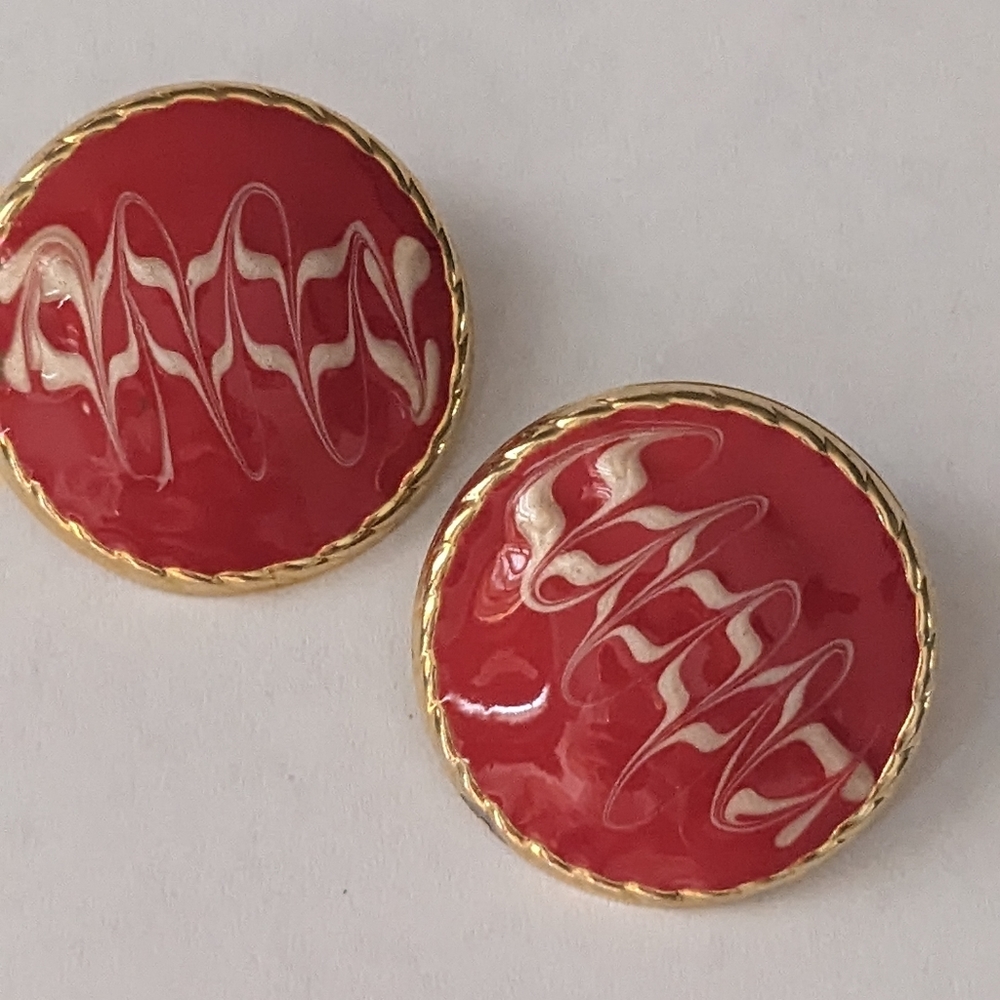 🌞🌞Vintage Round Red Earrings Gold Trim Marble Effect Pierced Valentine's Day